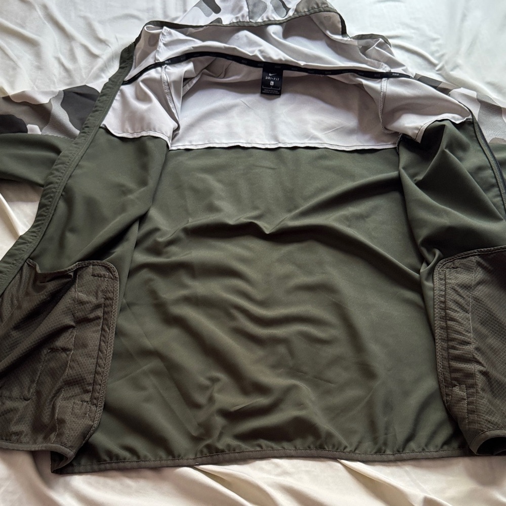 Nike Men's Olive and Camo Zip-Up Sweater - Picture 7 of 9